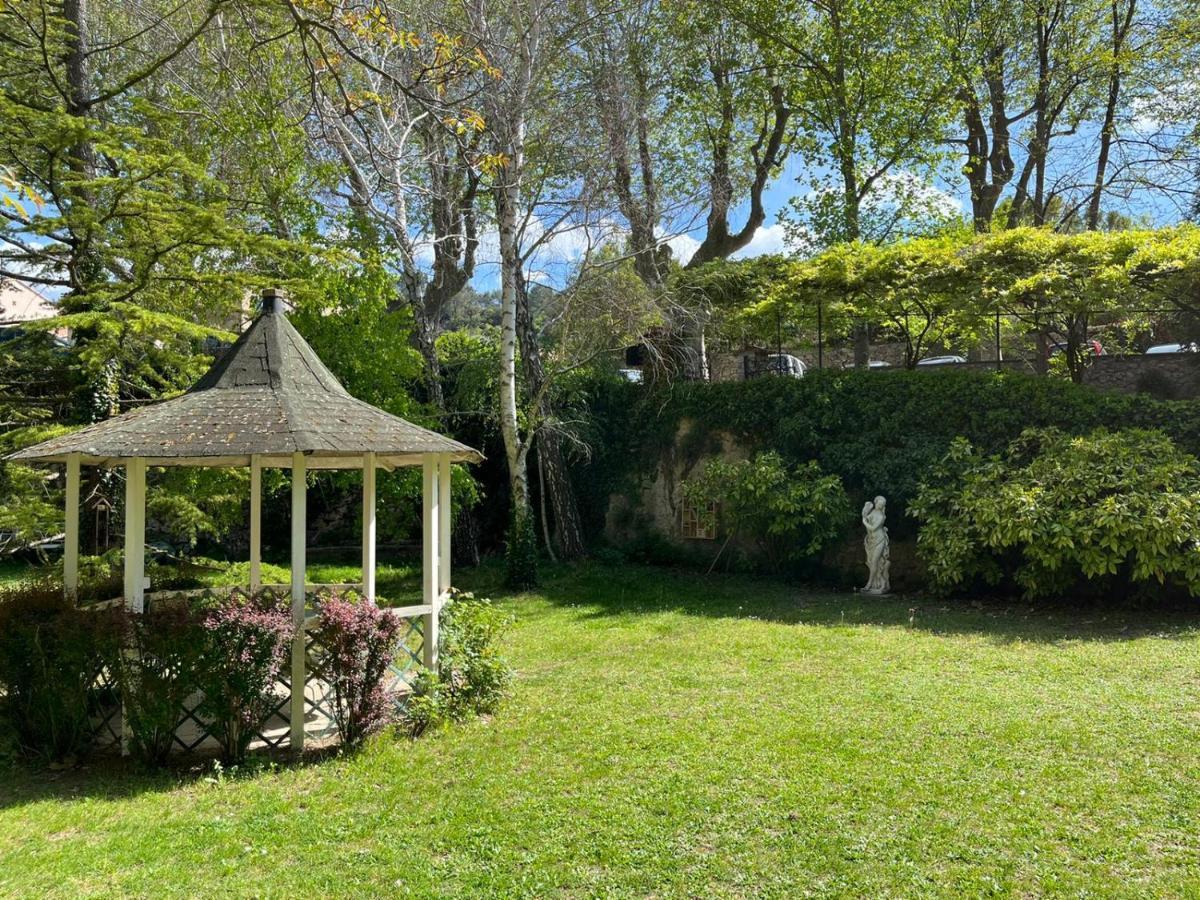 Bed and Breakfast Le Vieux Moulin De Jouques Zewnętrze zdjęcie