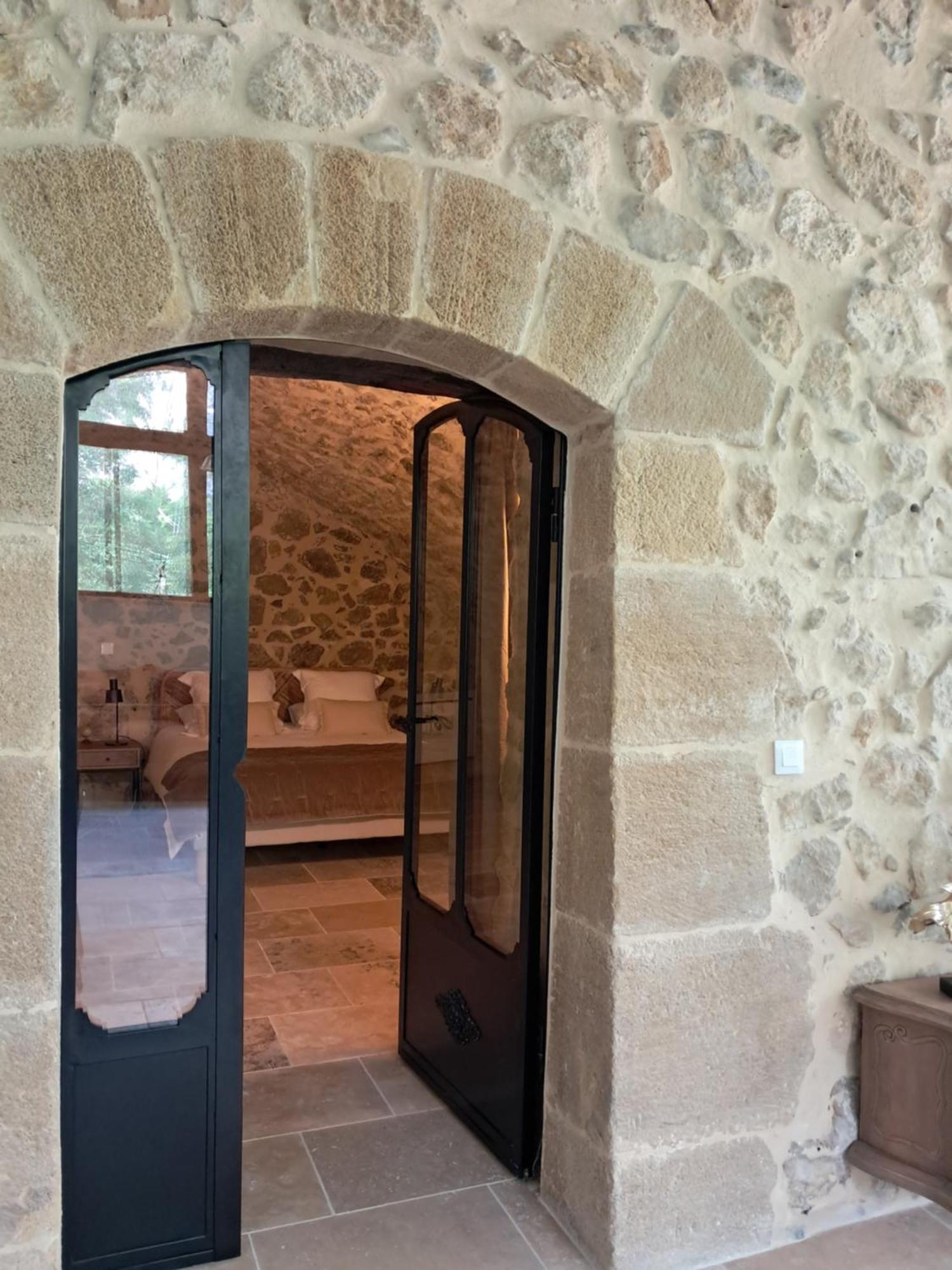 Bed and Breakfast Le Vieux Moulin De Jouques Zewnętrze zdjęcie
